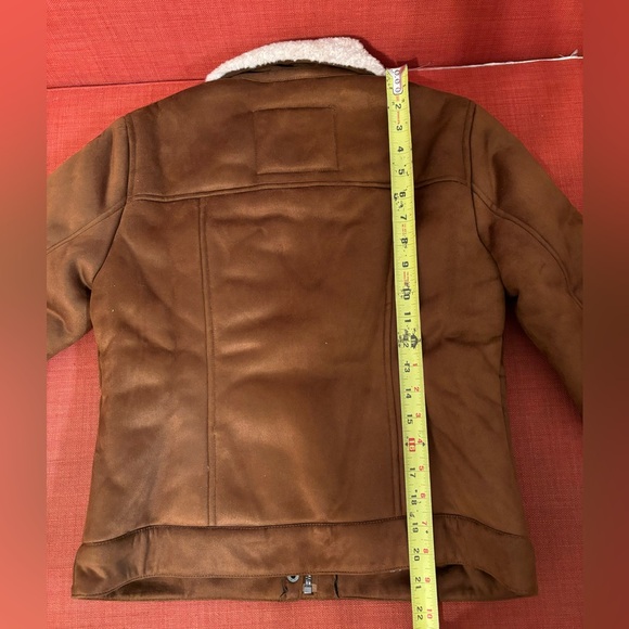 Levi's Women's Classic Sherpa Lined Trucker Jacket - Picture 10 of 10